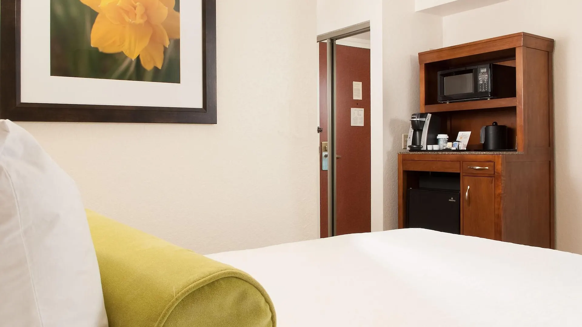 Hilton Garden Inn Orlando Airport Hotel