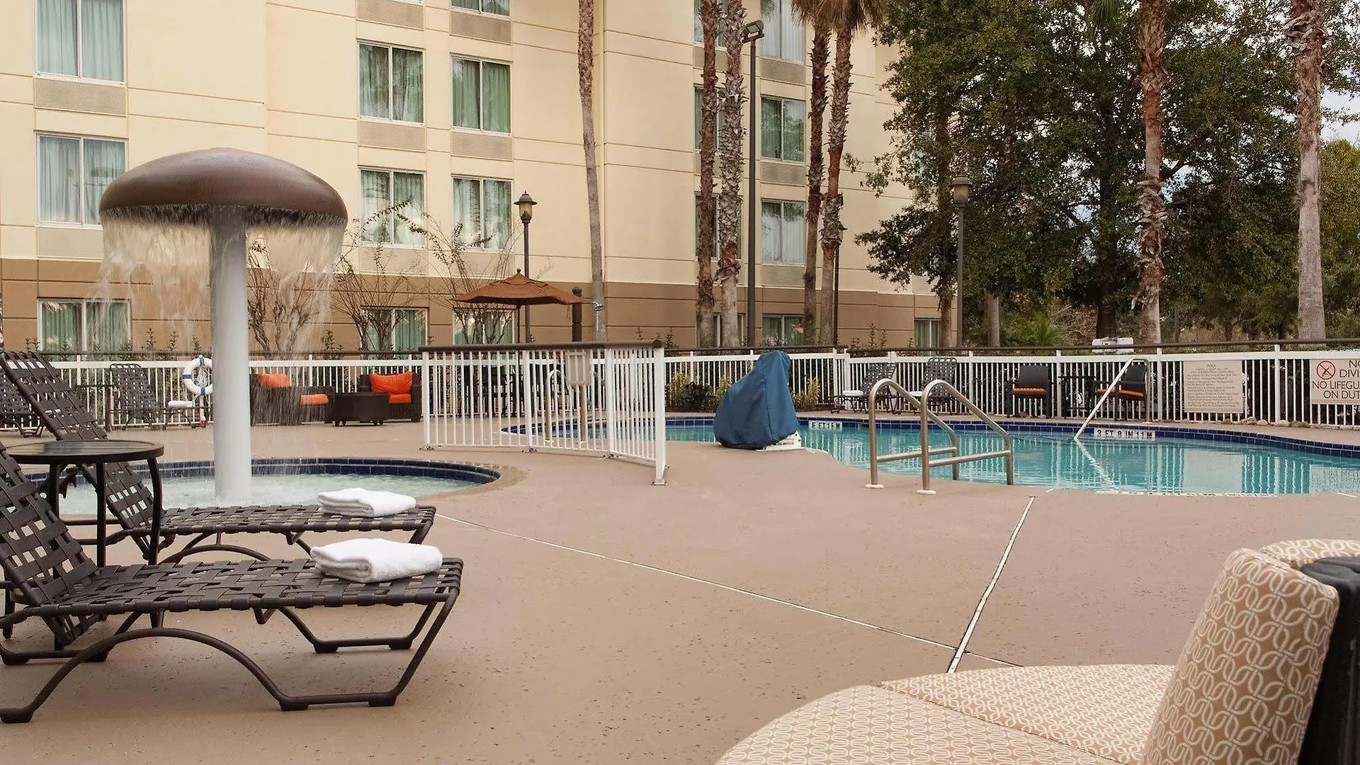 Hilton Garden Inn Orlando Airport 3*,